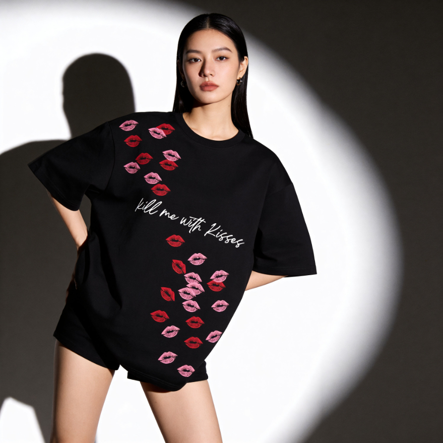 KILL ME WITH KISSES  OVERSIZED TEE